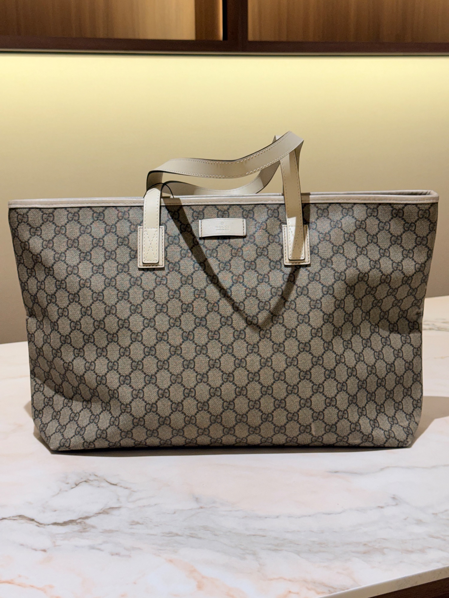 Gucci GG Supreme Tote Bag